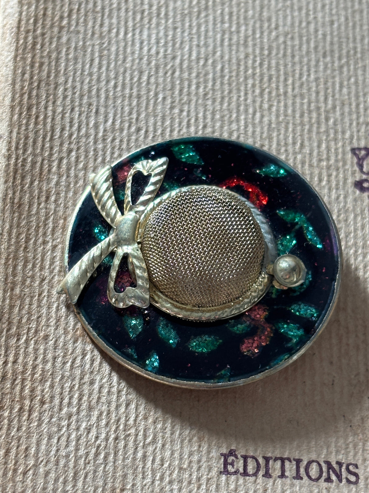 Broche Chapeau
